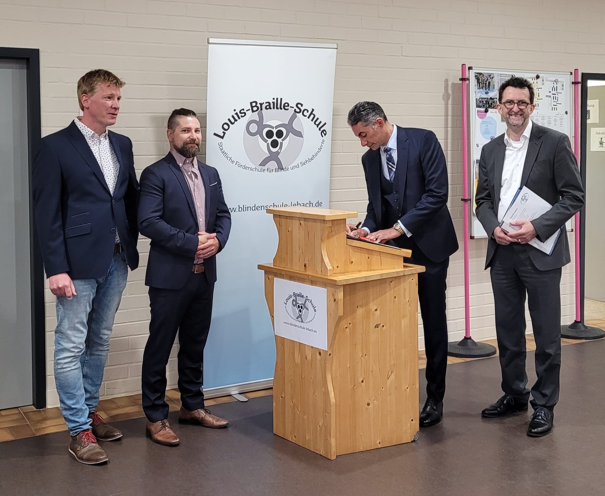 Gruppenfoto%20G%C3%A4ste Gruppenfoto%20G%C3%A4ste